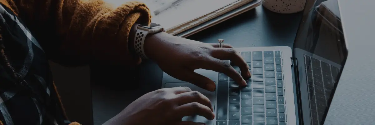 mum-on-a-laptop-banner